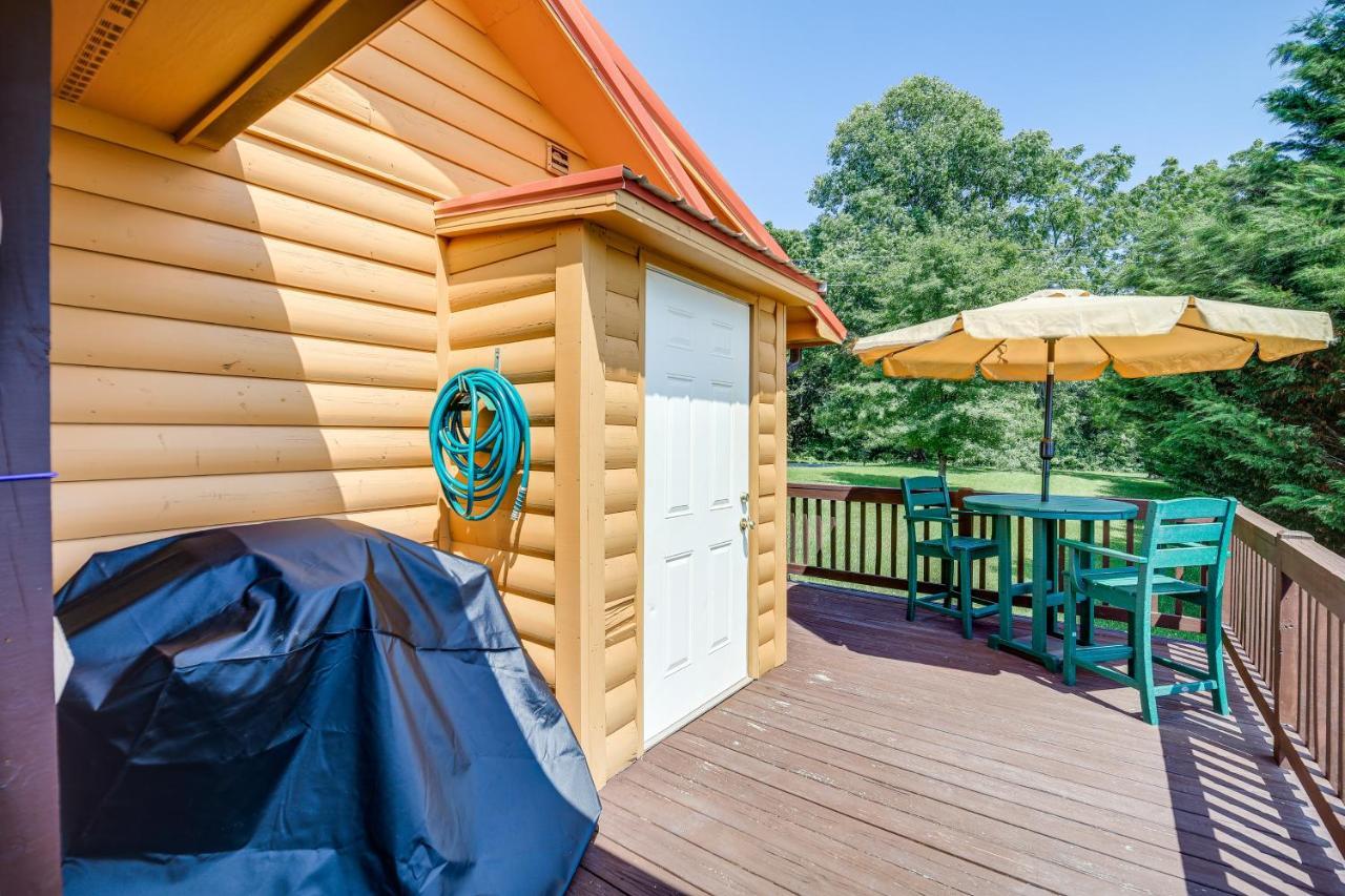 Blue Ridge Mountain Cabin With Views And Hot Tub Sparta Kültér fotó